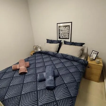 Floral 1 - Ground Floor With Courtyard And Private Parking! Apartament Ateny
